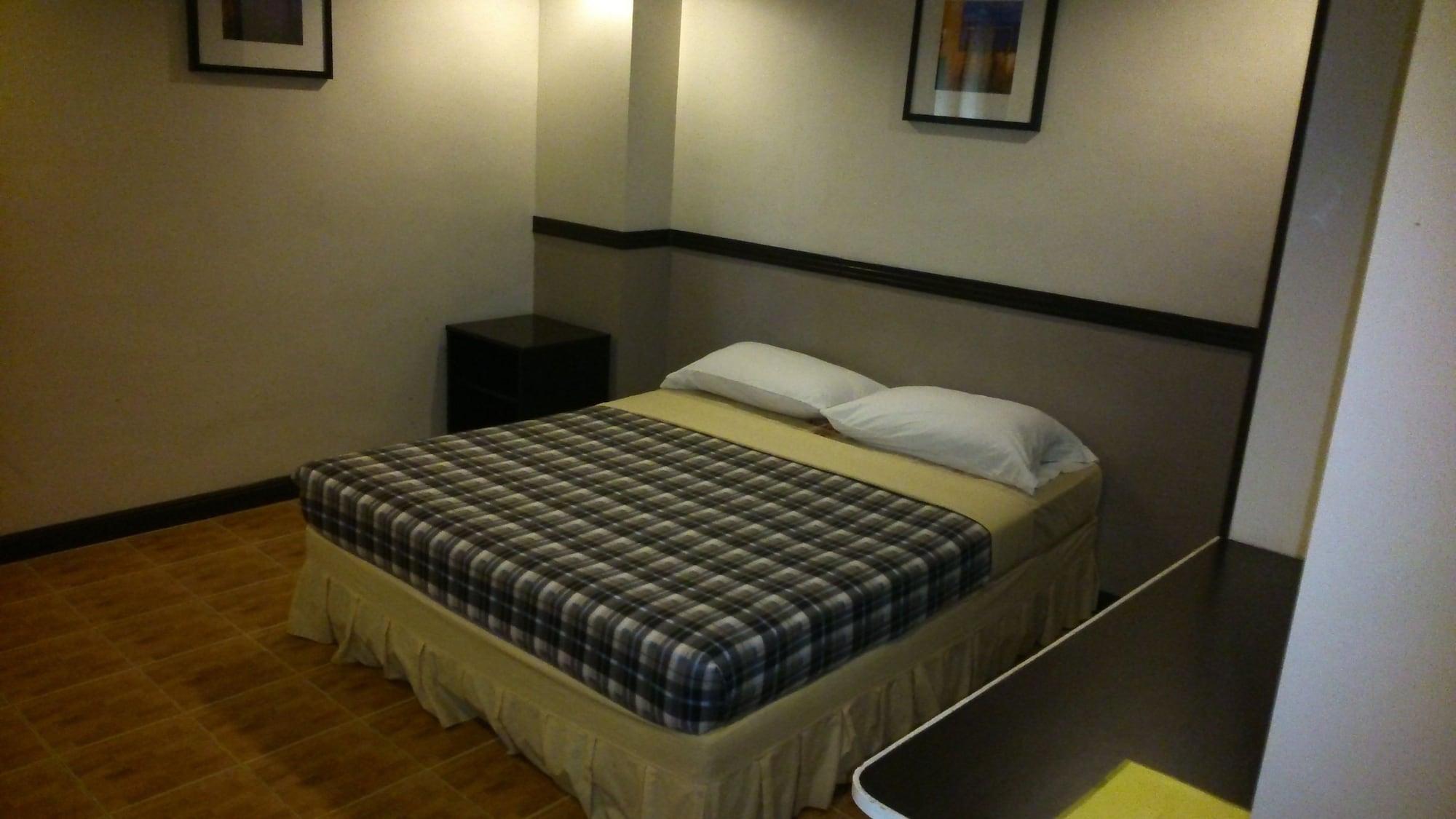 Magayon Hotel Legazpi Esterno foto