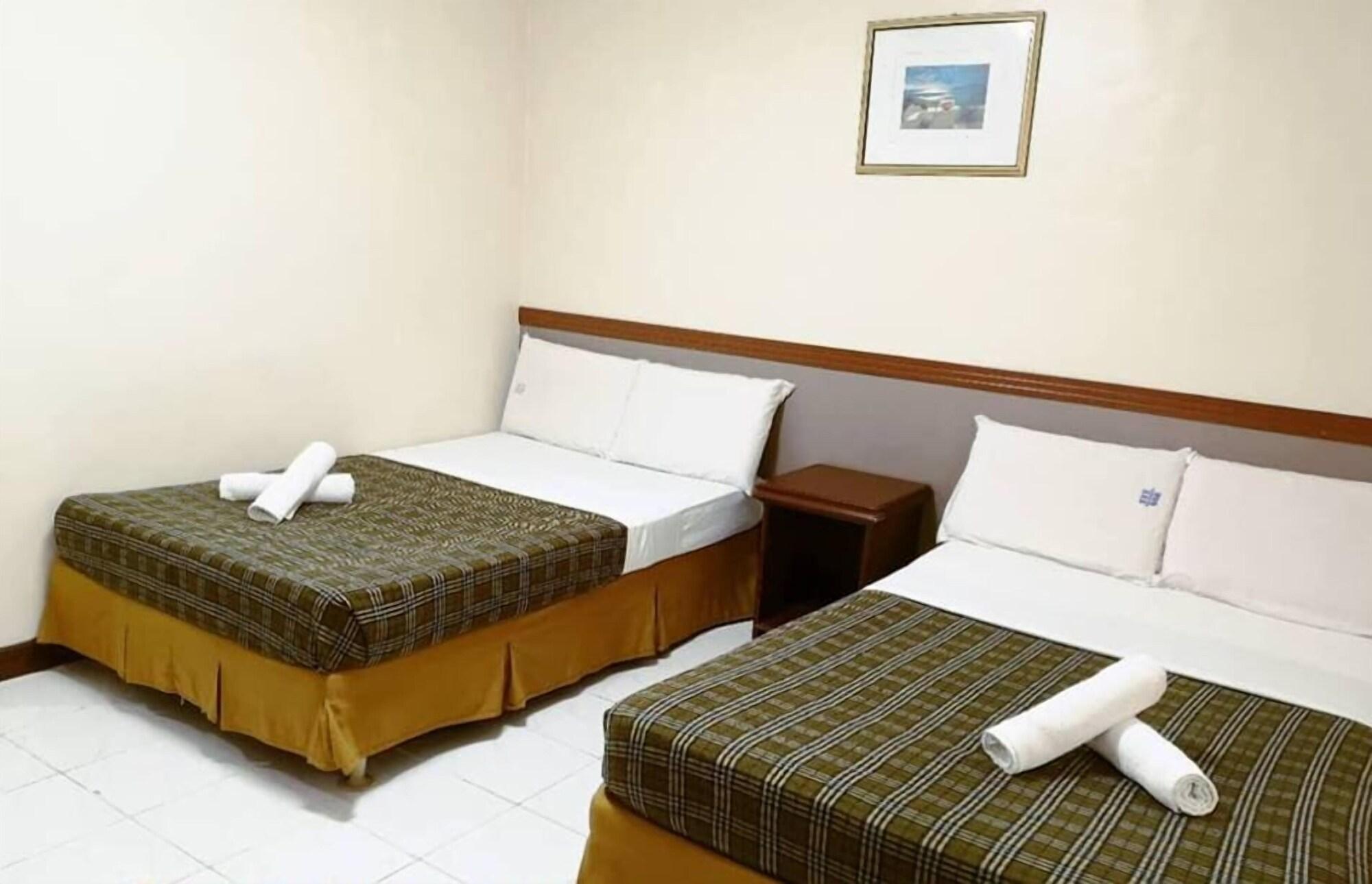 Magayon Hotel Legazpi Esterno foto
