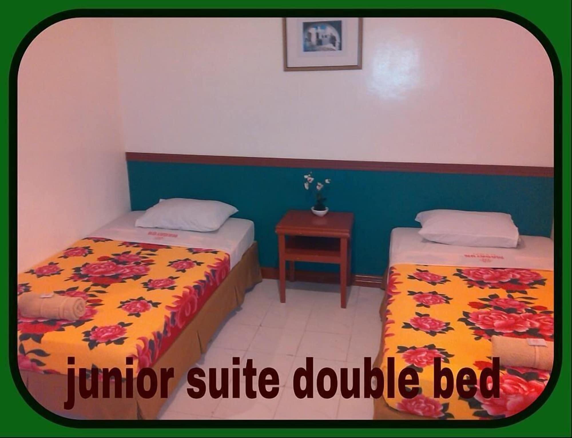 Magayon Hotel Legazpi Esterno foto