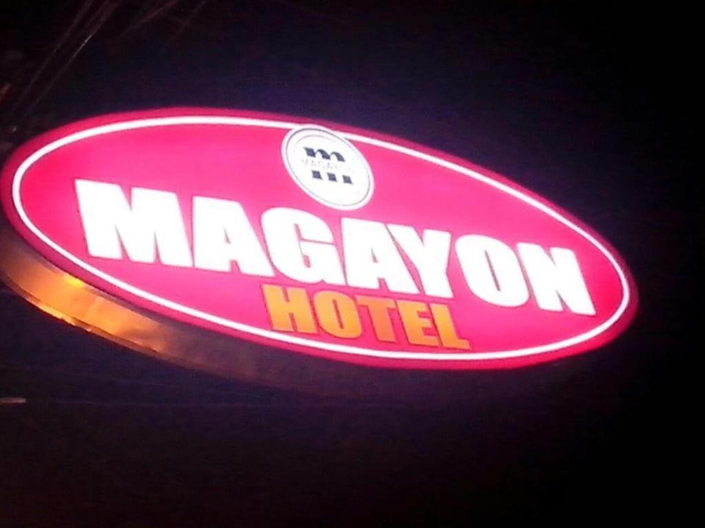 Magayon Hotel Legazpi Esterno foto