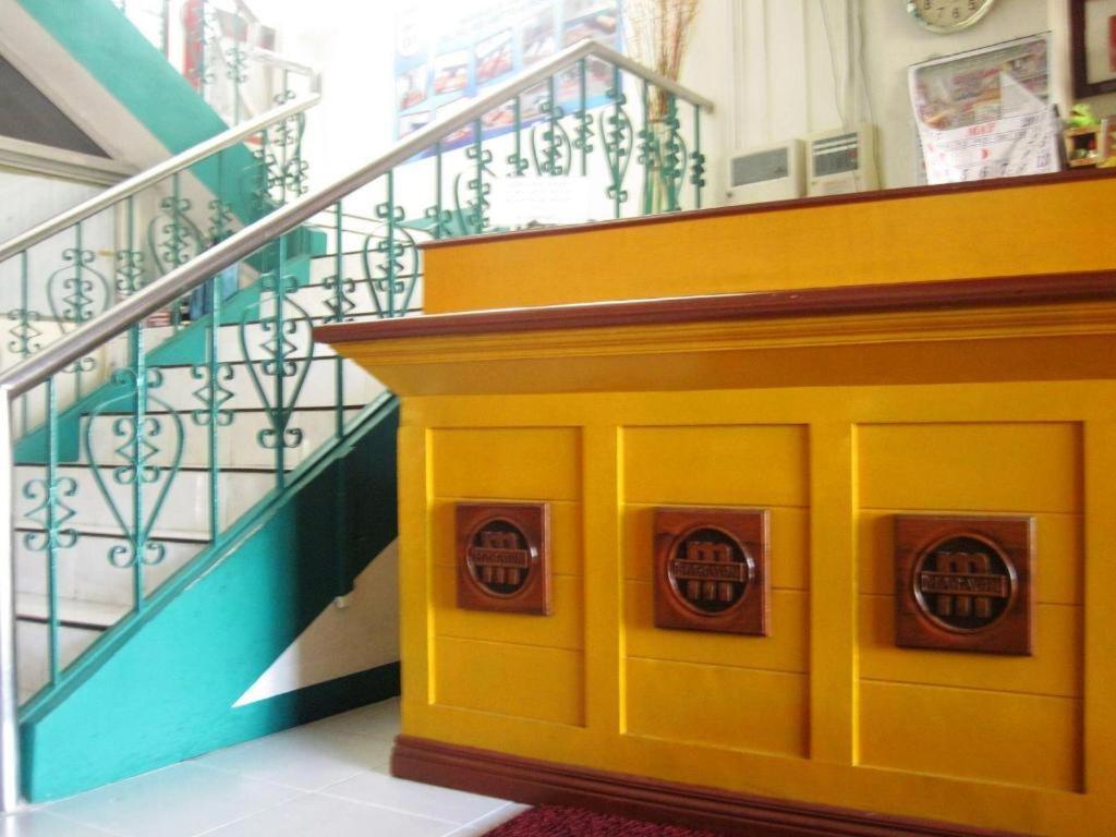 Magayon Hotel Legazpi Esterno foto