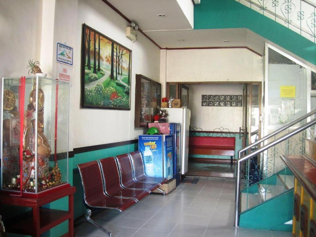 Magayon Hotel Legazpi Esterno foto