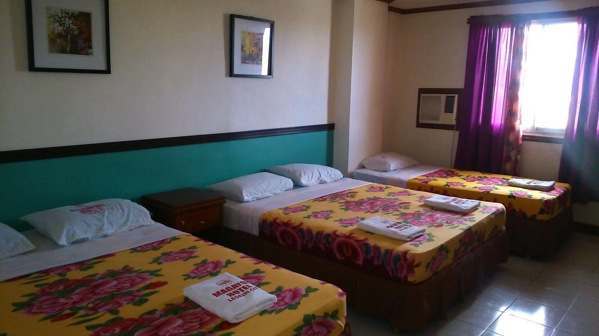 Magayon Hotel Legazpi Esterno foto