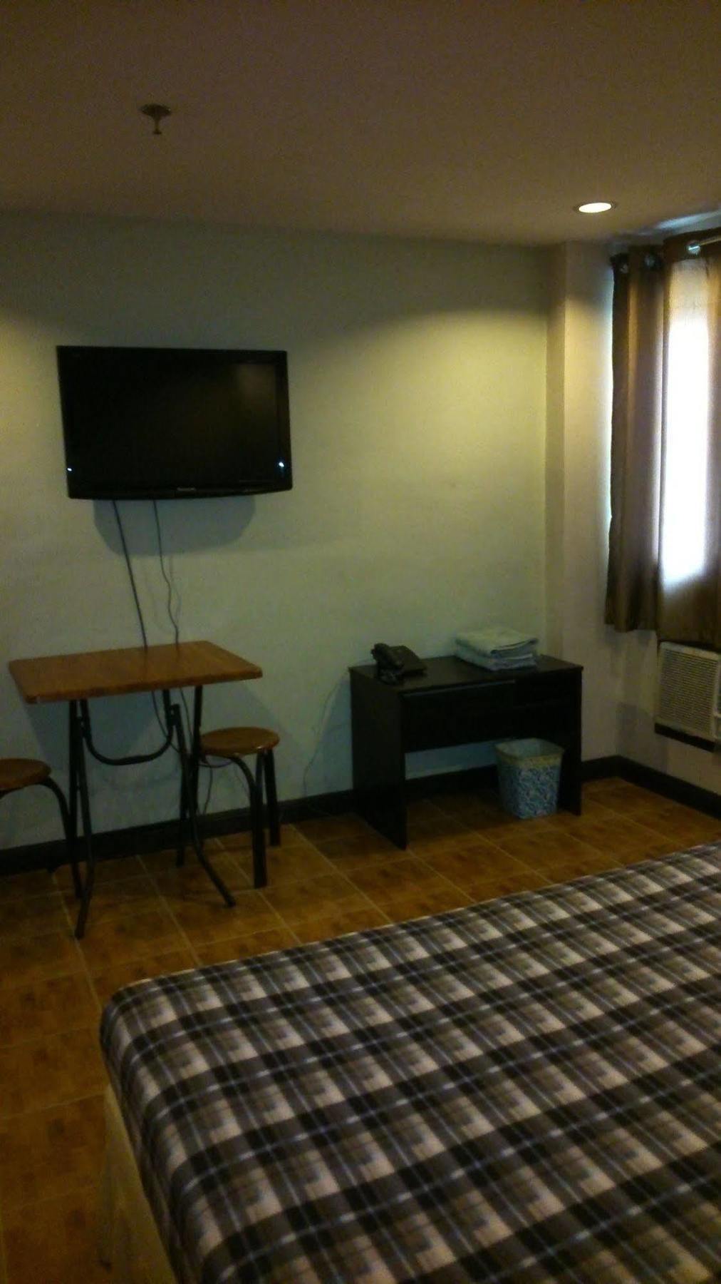 Magayon Hotel Legazpi Esterno foto