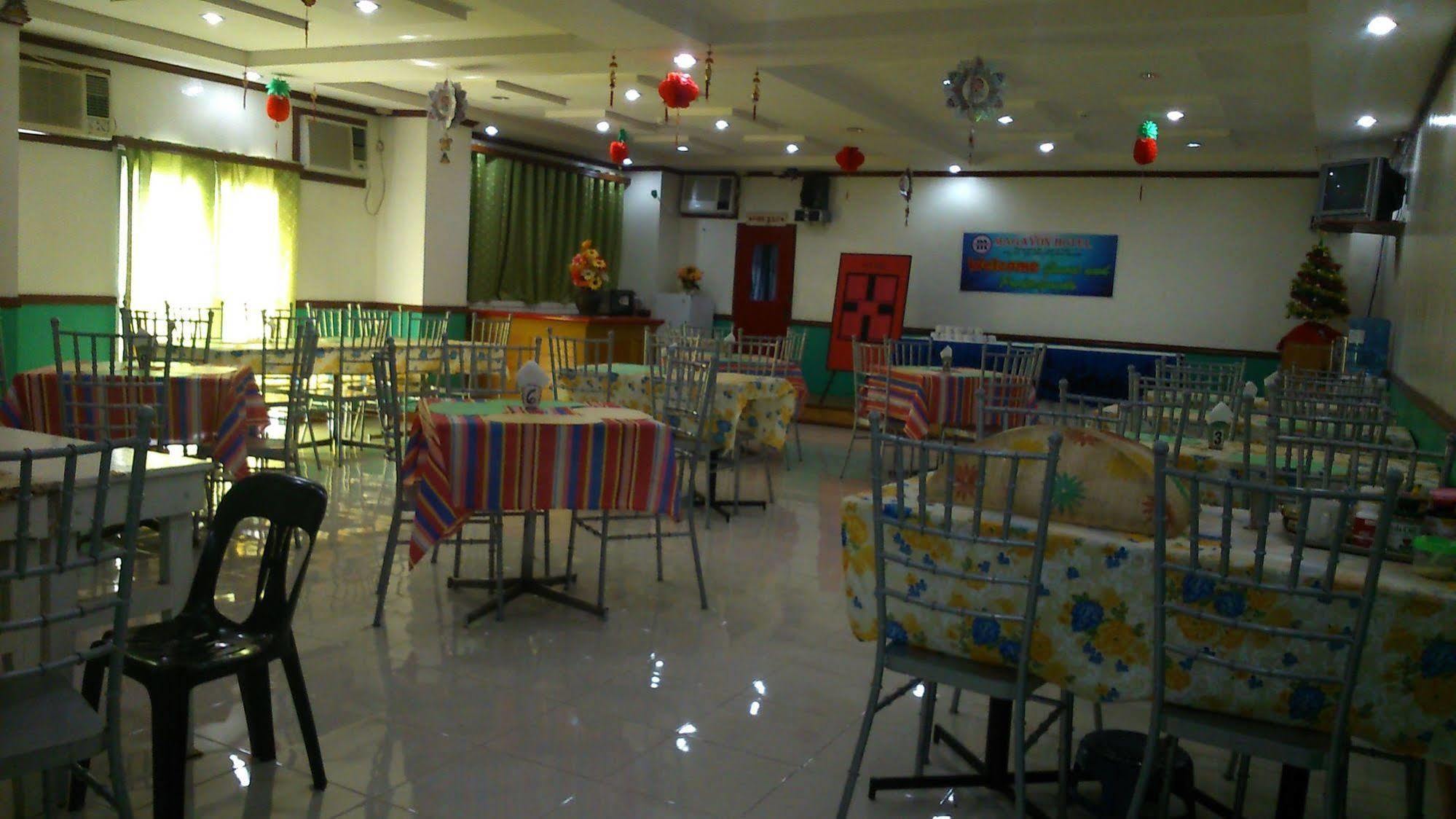 Magayon Hotel Legazpi Esterno foto